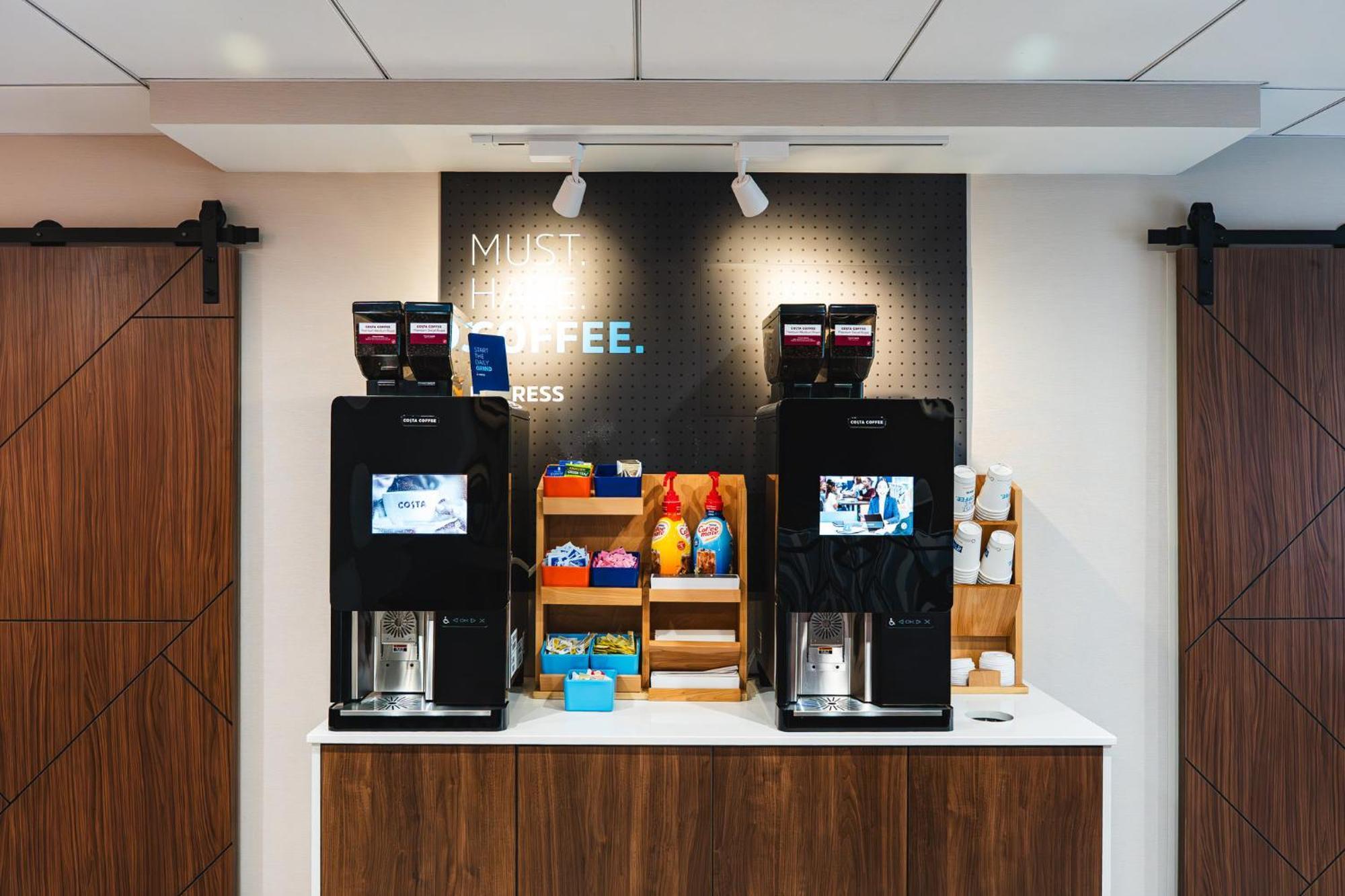 Holiday Inn Express Frazer - Malvern By Ihg Exterior photo
