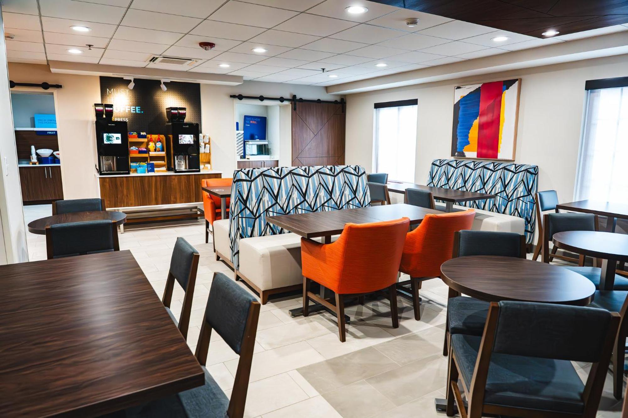 Holiday Inn Express Frazer - Malvern By Ihg Exterior photo